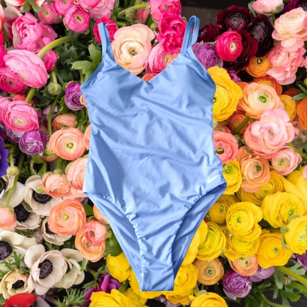 Nike Swim Essential V-Neck One Piece